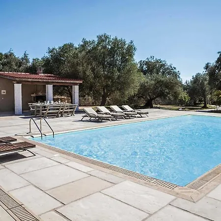 Kato Sleeps 8 With Pool Air Con And Wifi *